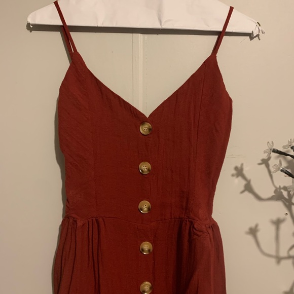 Mid-length, maroon toned, one size dress from Suzy Sheir. Stretchy fabric! - Picture 1 of 5